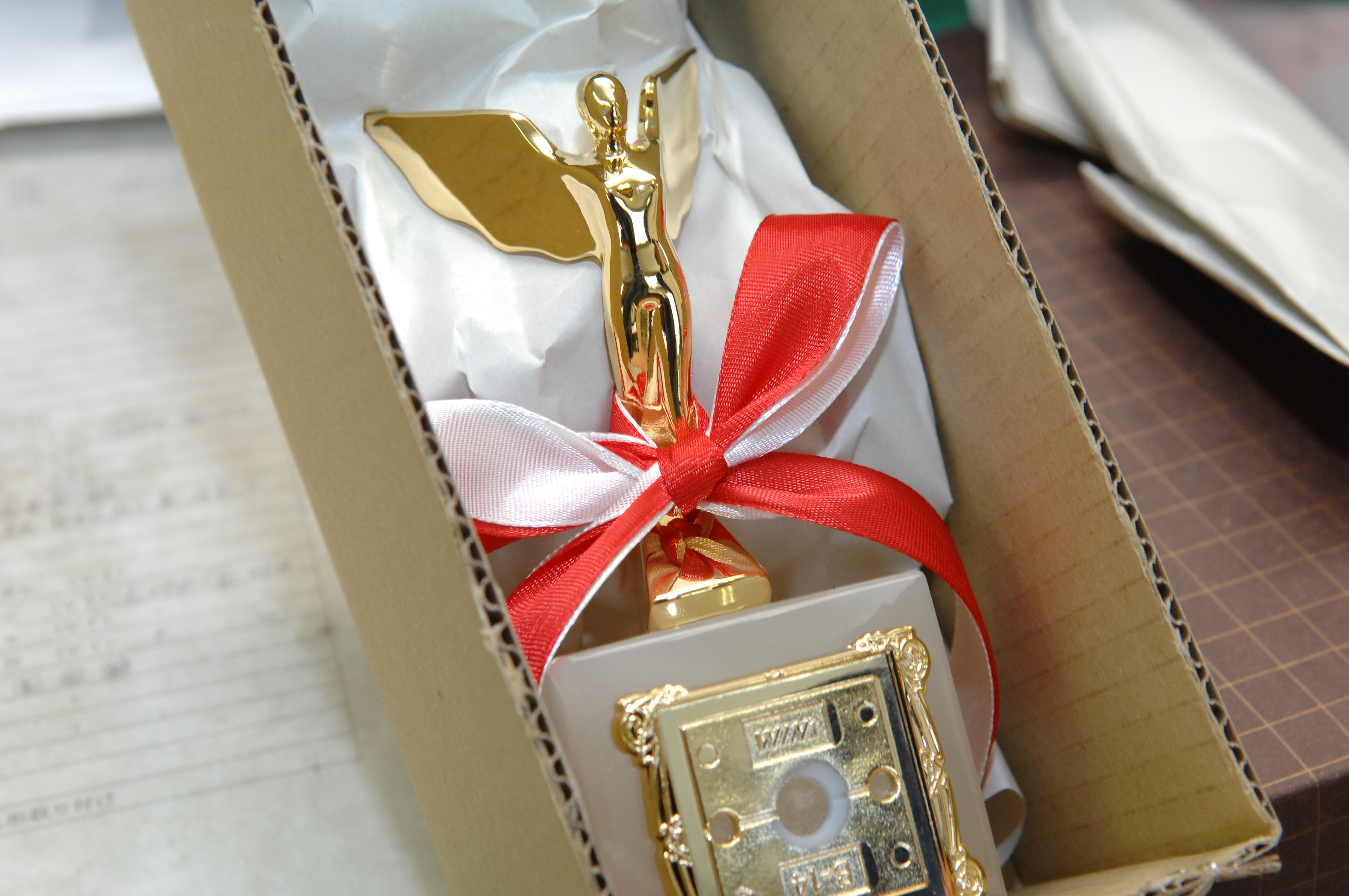 リボンがけの作業